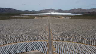 L'illustration d'un article intitulé Launching Bill Gates utilise l'IA pour créer des rayons de soleil suffisamment chauds pour faire fondre l'acier